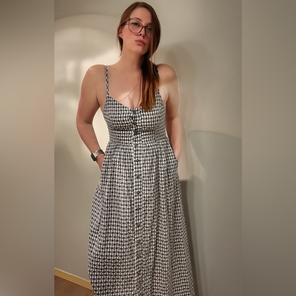 Modcloth Dresses & Skirts - Modcloth Quite Clearly Charismatic Gingham Midi Dress with Swiss Dots Size M